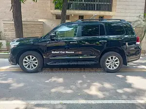 Toyota Land Cruiser VX-V8 (Diesel Turbo) 2018