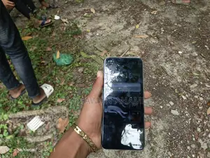 Realme 8 (Used)