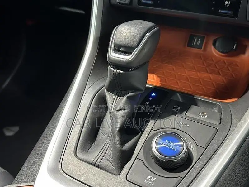 Toyota RAV4 Hybrid Adventure 2023