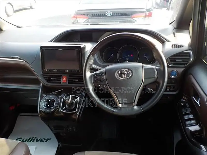 Toyota Esquire GI PREMIUM PKG 2020