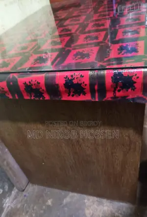 একটি টেবিল বিক্রি করা হবে