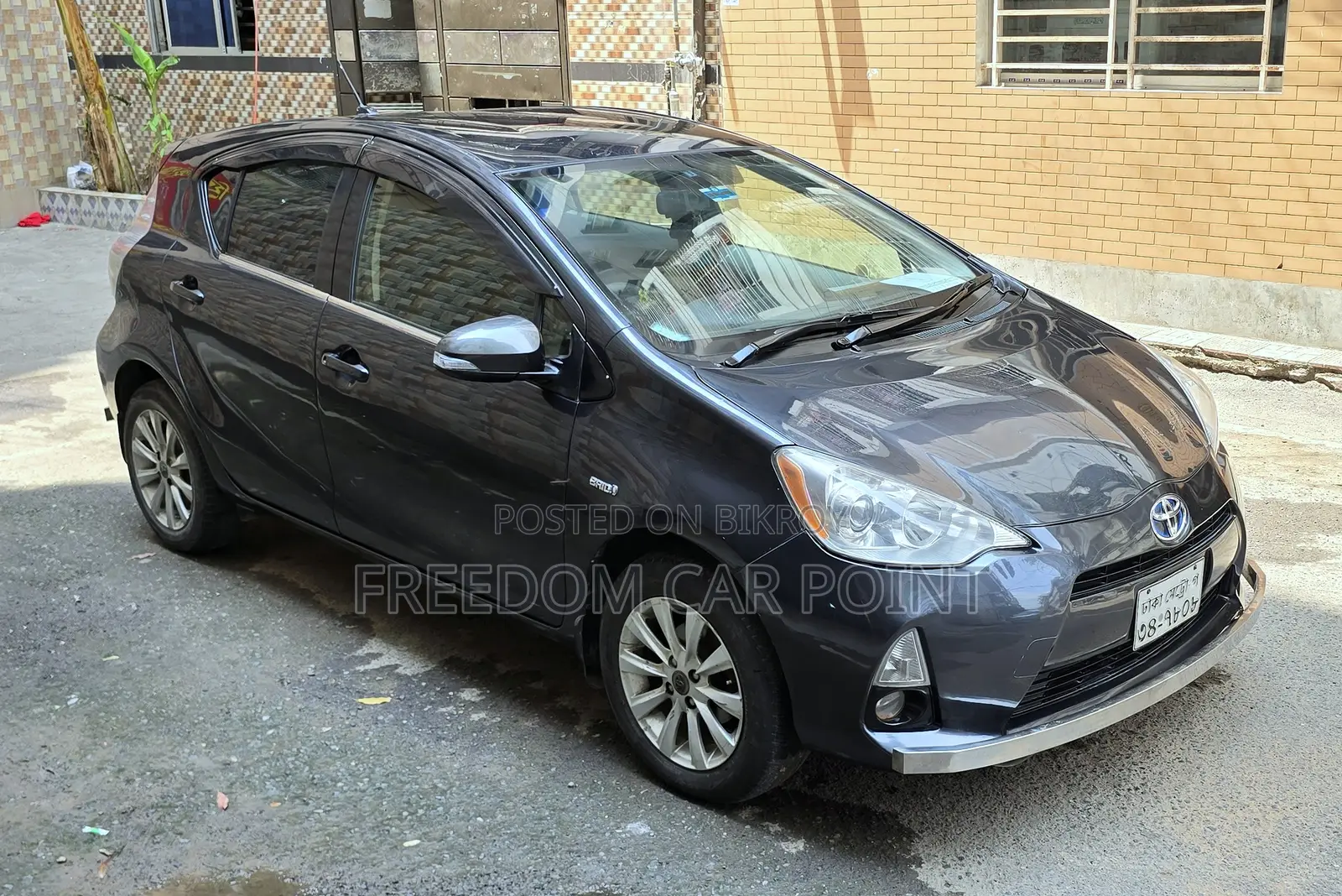 Toyota Aqua Hybrid Z PKG 2013