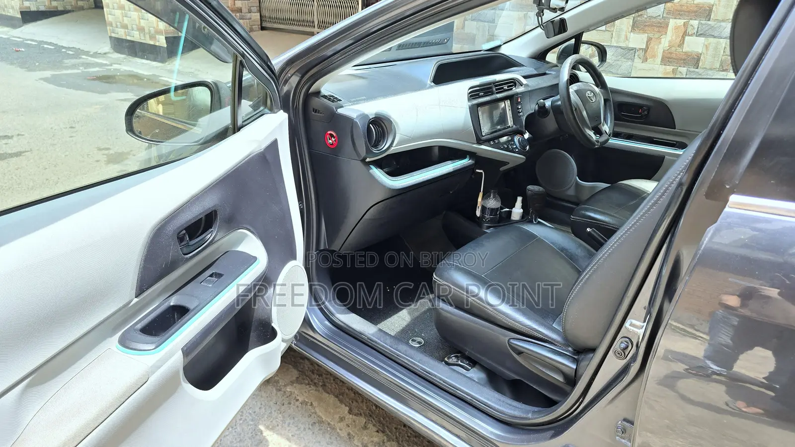 Toyota Aqua Hybrid Z PKG 2013