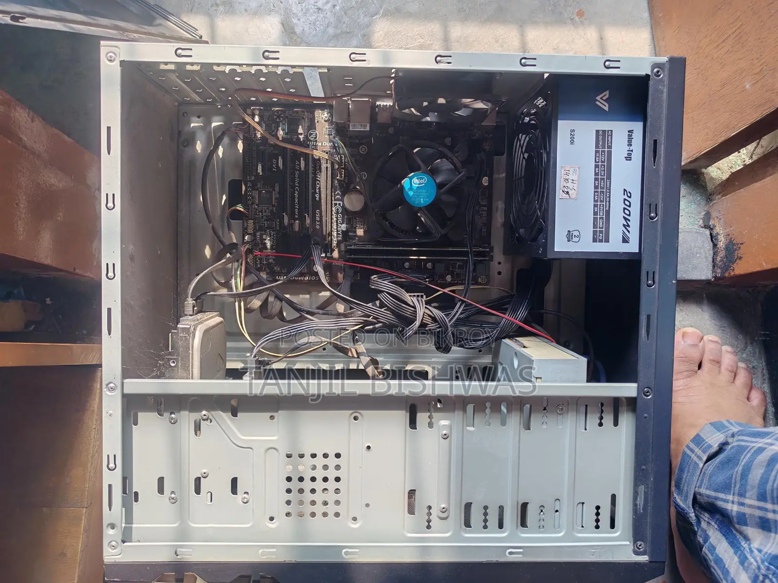 HP ডেস্কটপ কম্পিউটার Core i3 ৪র্থ জেনারেশন ও ১৬ জিবি র‍্যাম