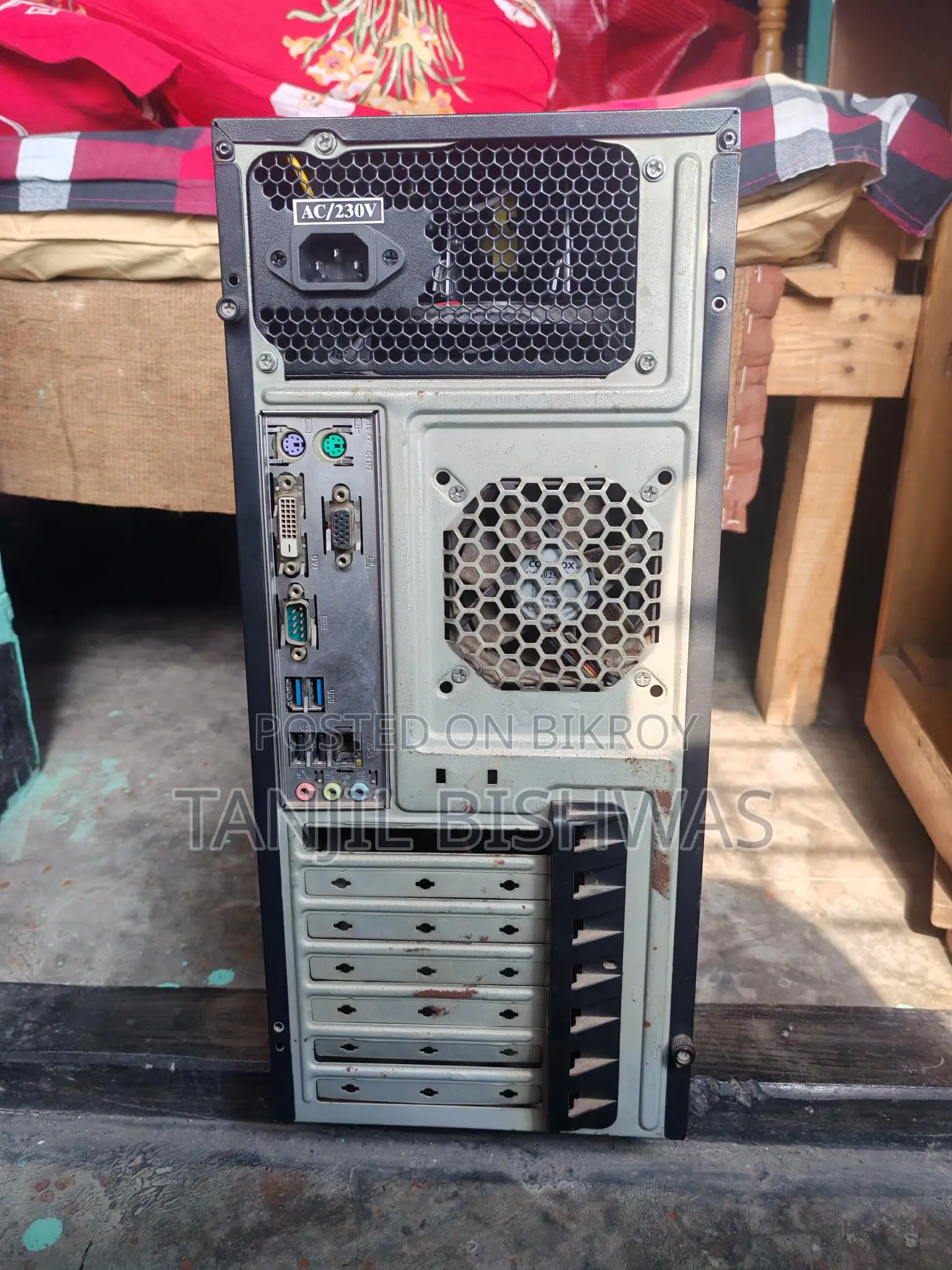 HP ডেস্কটপ কম্পিউটার Core i3 ৪র্থ জেনারেশন ও ১৬ জিবি র‍্যাম