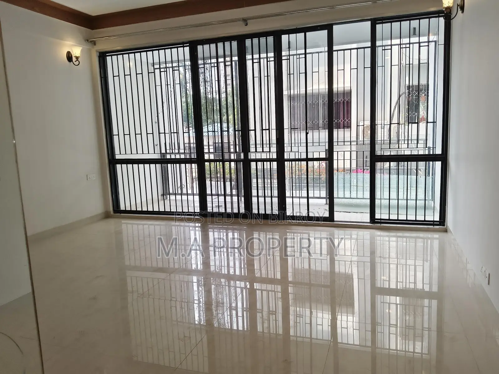 Rent Apartment Baridhara 4-Bed 2-Carpark 4500sft