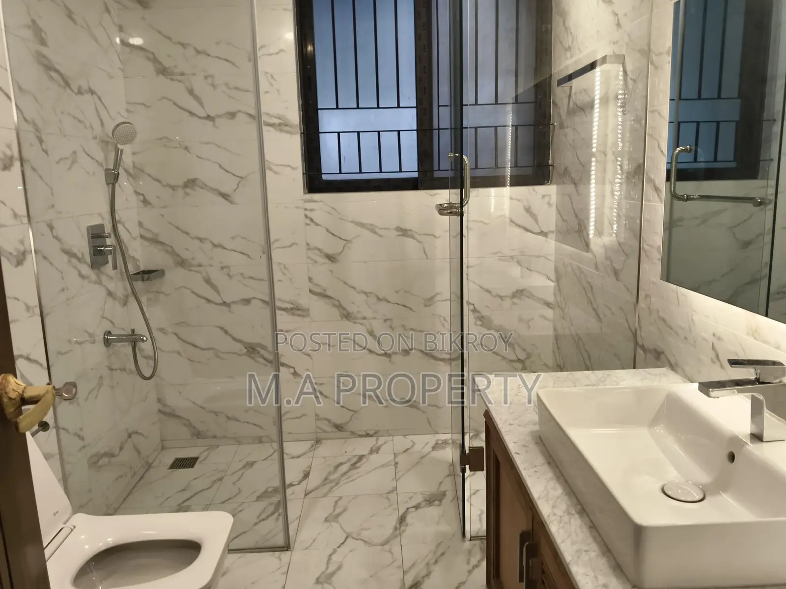 Rent Apartment Baridhara 4-Bed 2-Carpark 4500sft