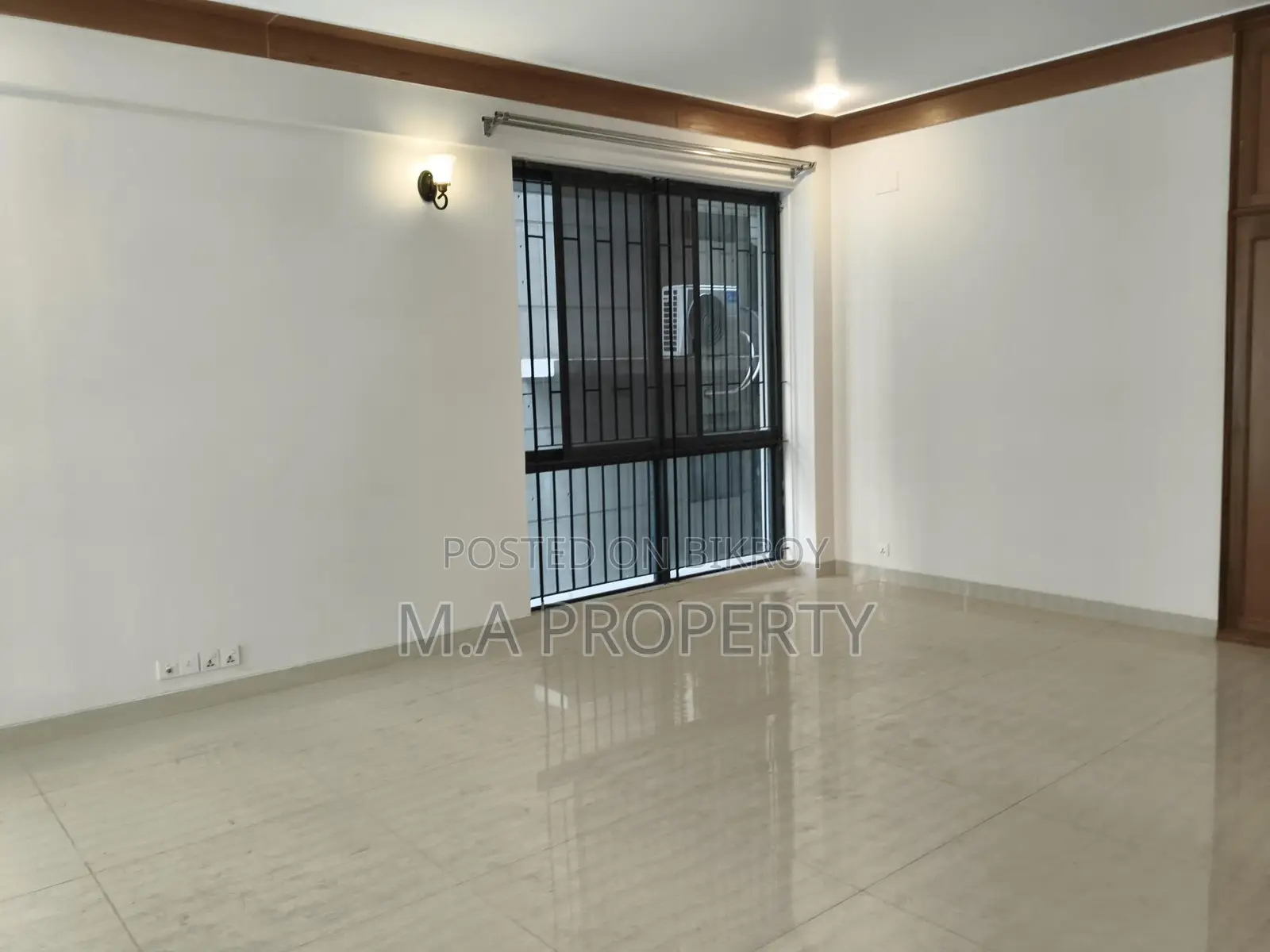Rent Apartment Baridhara 4-Bed 2-Carpark 4500sft