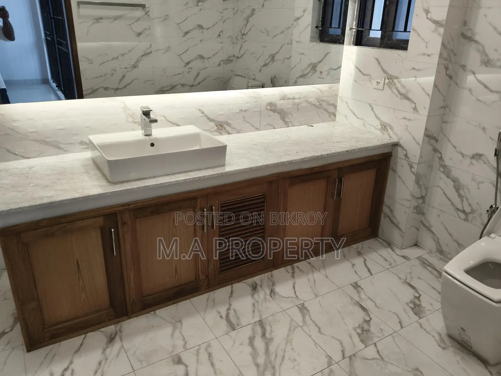 Rent Apartment Baridhara 4-Bed 2-Carpark 4500sft