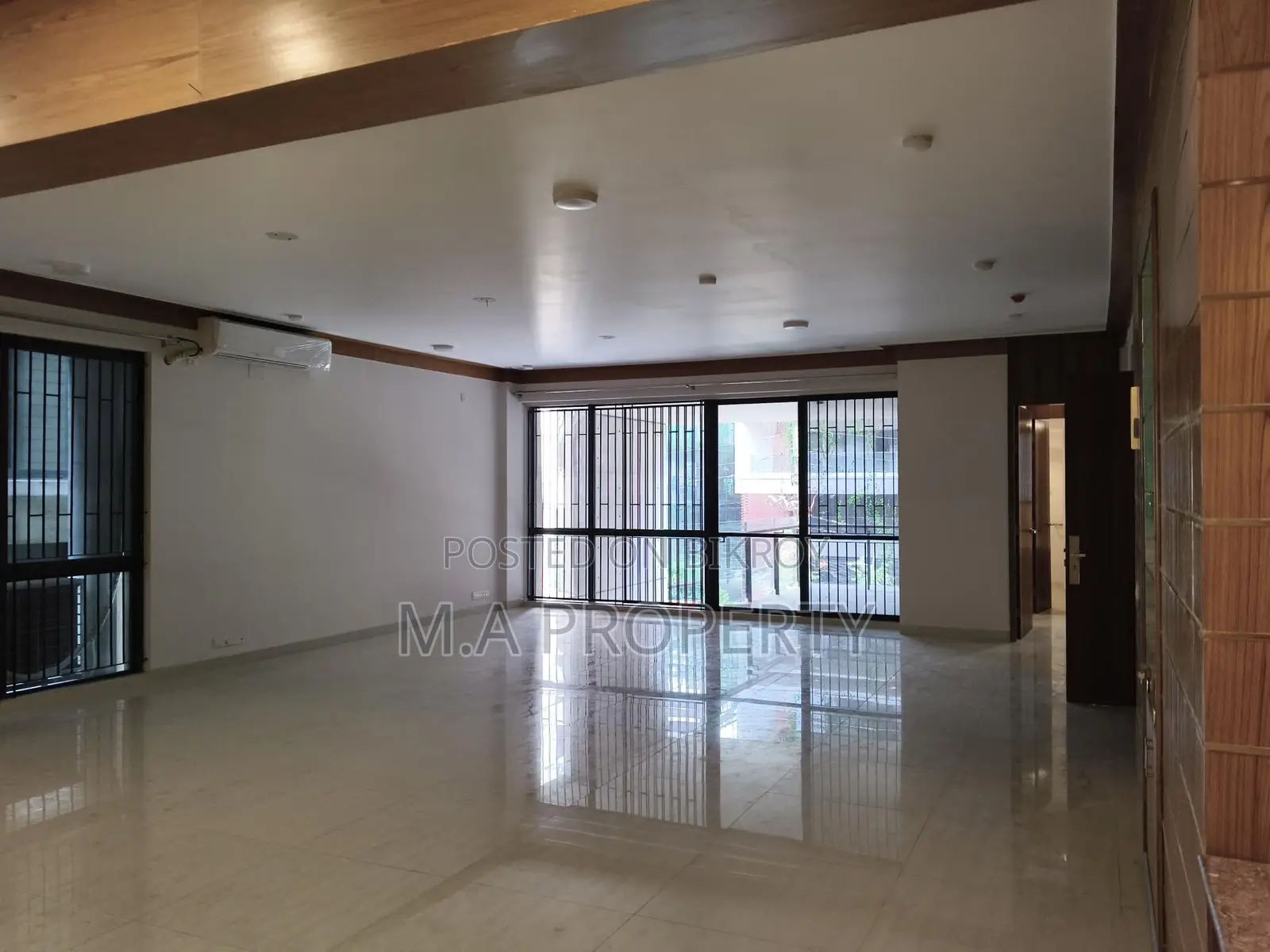 Rent Apartment Baridhara 4-Bed 2-Carpark 4500sft