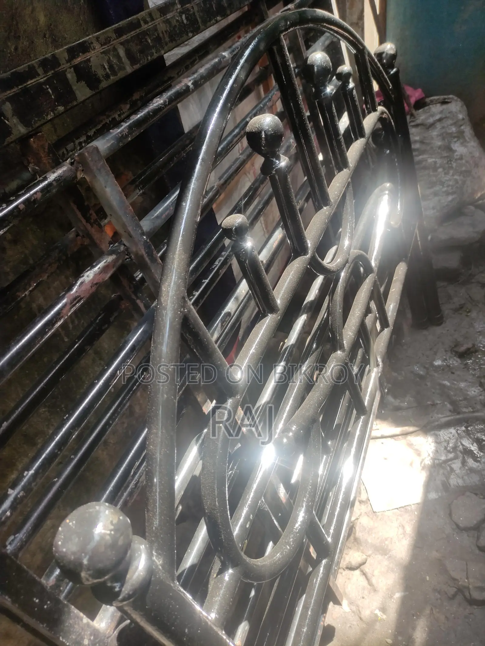 স্টিল খাট