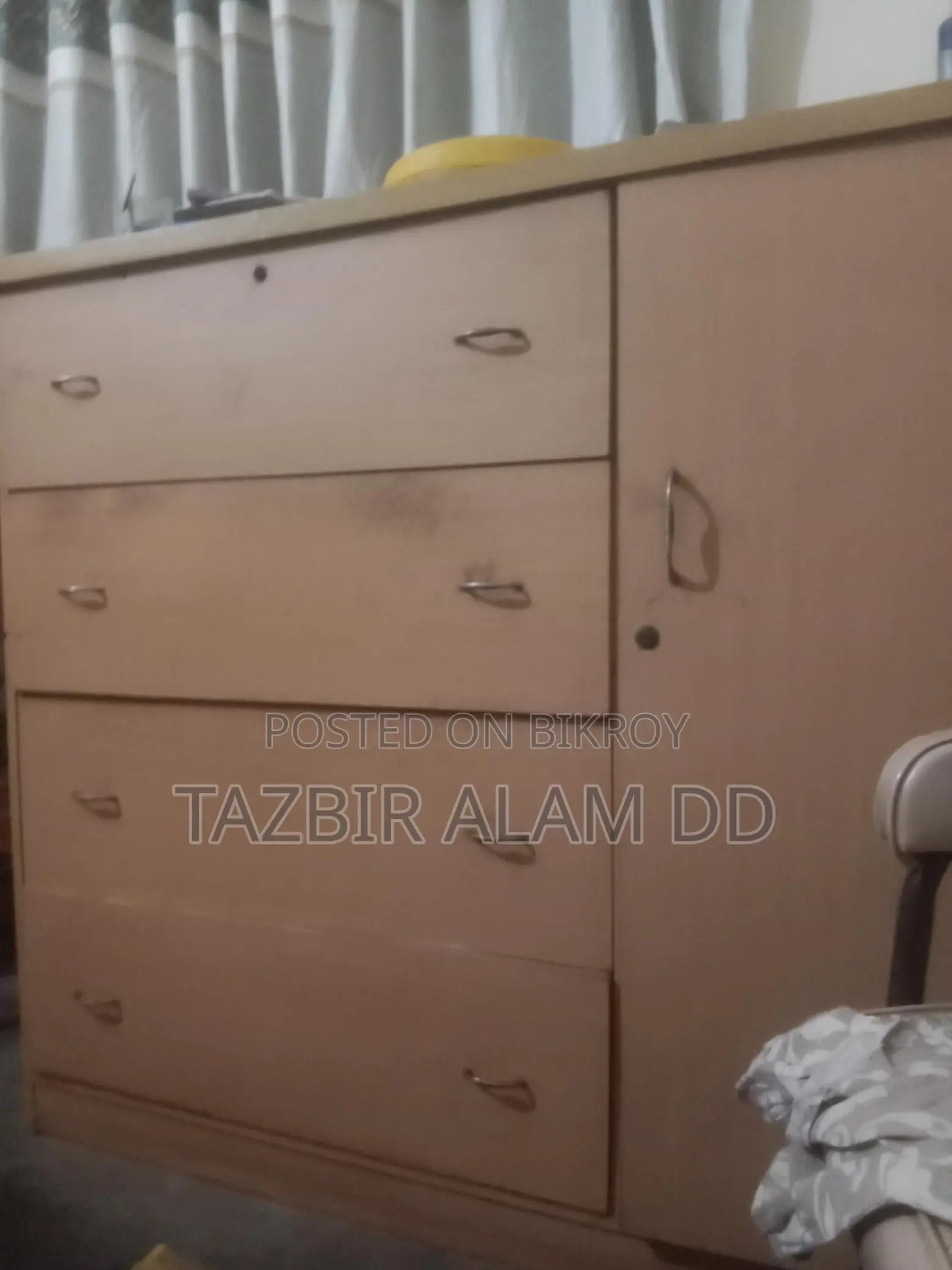 ওয়ারড্রোব বিক্রয় হবে