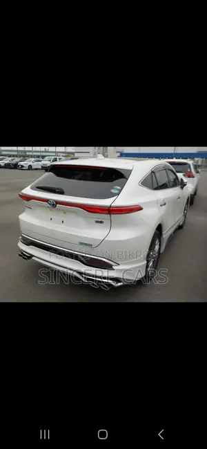 Toyota Harrier z Brown console 2021