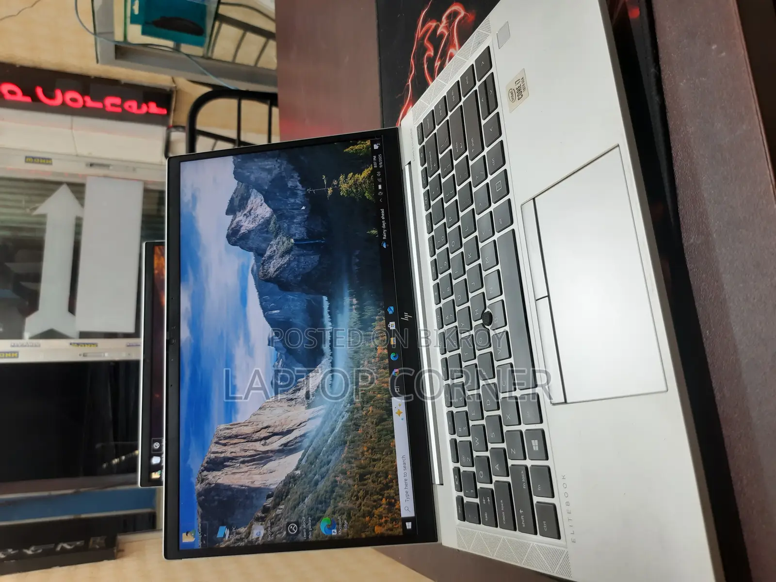 i5 Touch screen! 10Th Generation 256Gb SSD! 16 GB RAM! Slim silver color