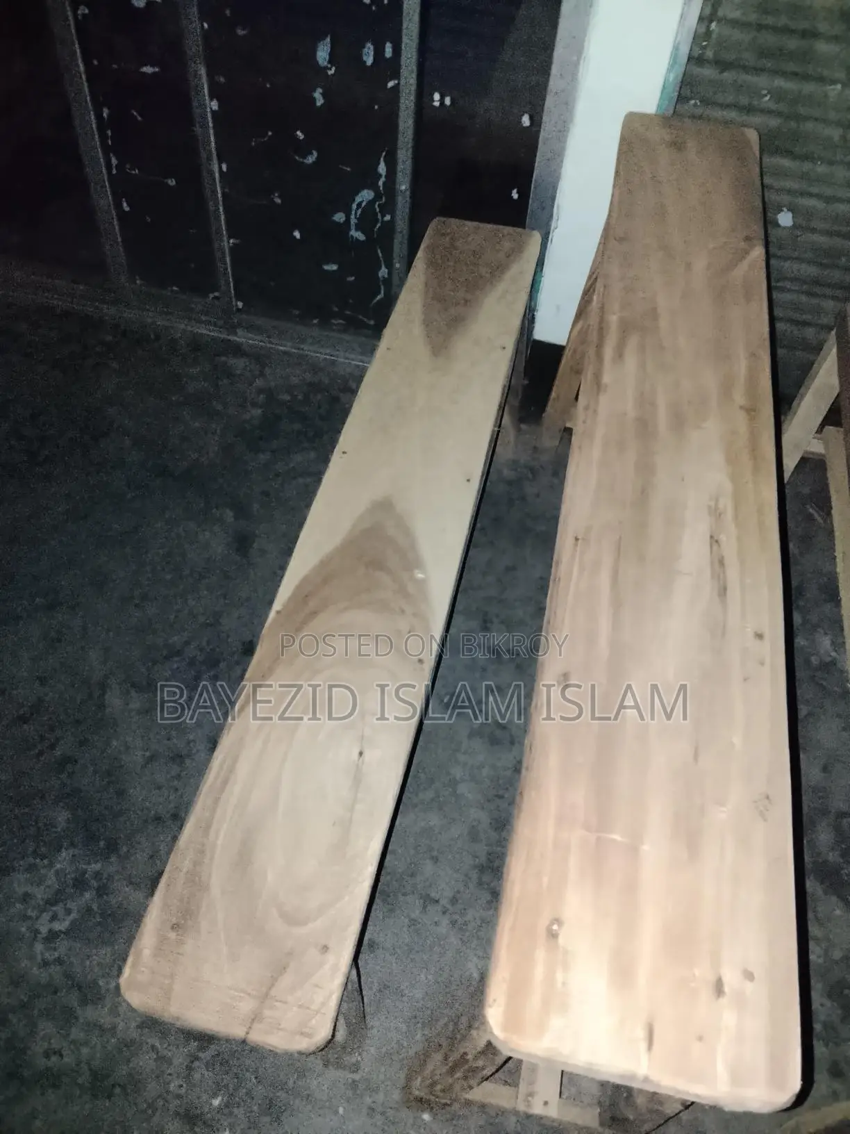 ১০ সেট বেঞ্চ বিক্রি করা হবে।