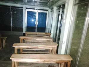 ১০ সেট বেঞ্চ বিক্রি করা হবে।