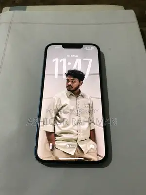 Apple iPhone 13 . (Used)