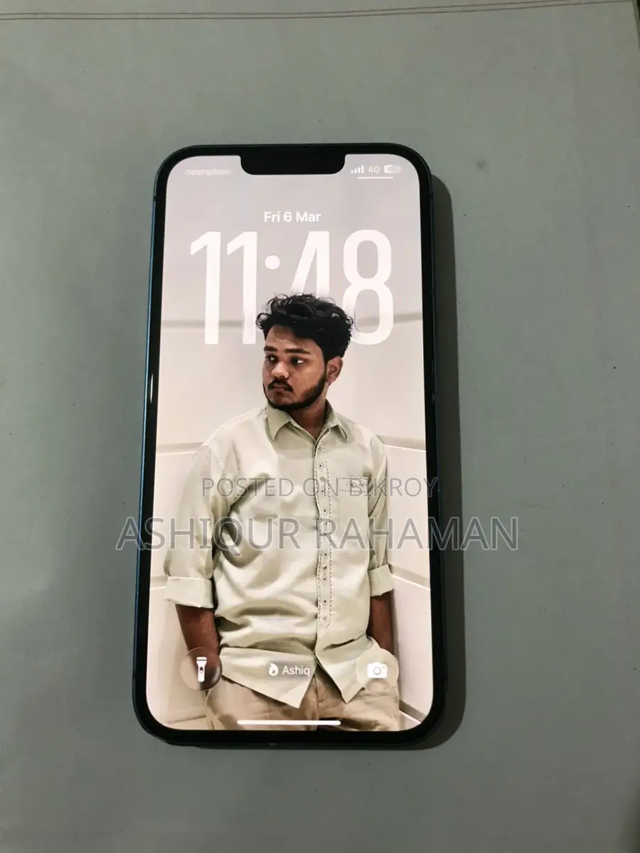Apple iPhone 13 . (Used)