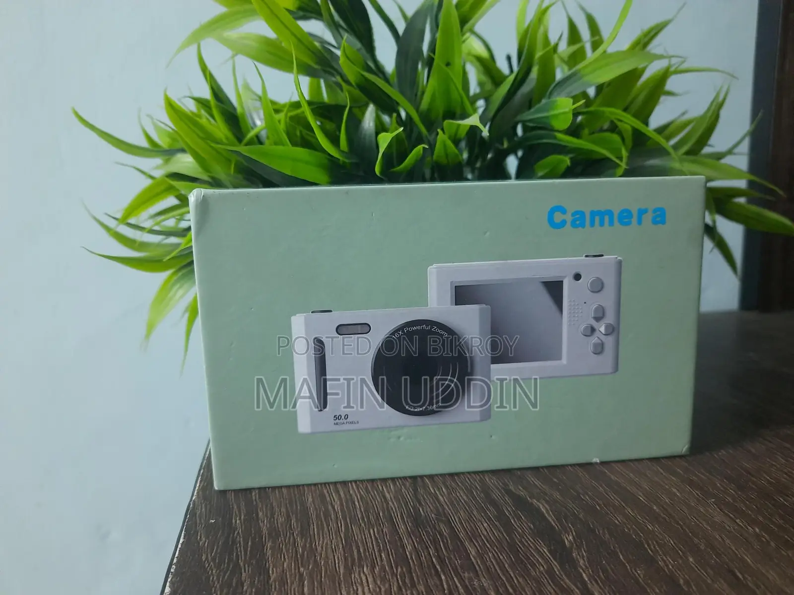 Digital Camera 16x Powerful Zoom 50.0 Megapixels Retro