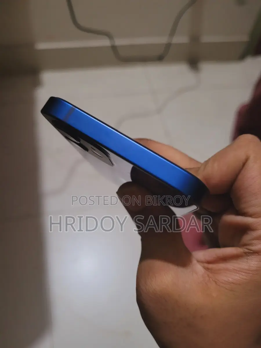 Apple iPhone 12 (Used)