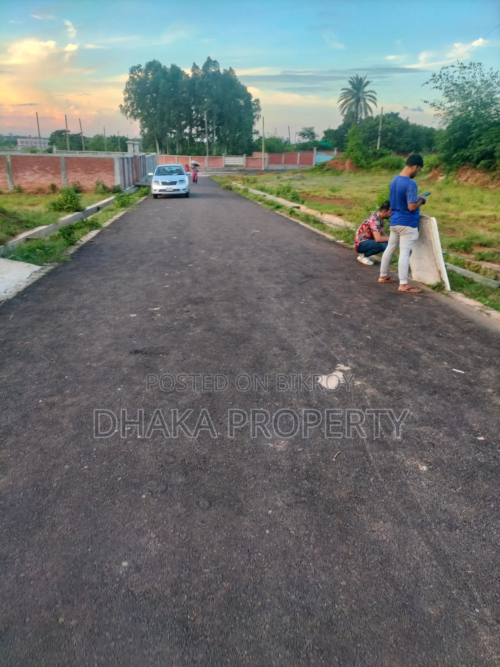 Nearby 300ft 3 Katha Park East at Sector-5
