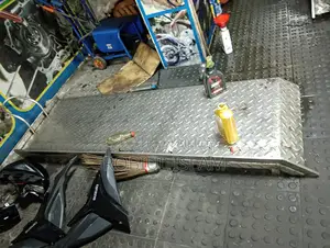 মটর বাইকের রানিং গ্যারেজ মালামাল বিক্রি হবে