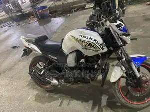 Yamaha FZS 2015