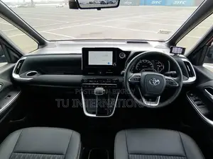 Toyota Noah NON HYBRID S-Z PKG 2022