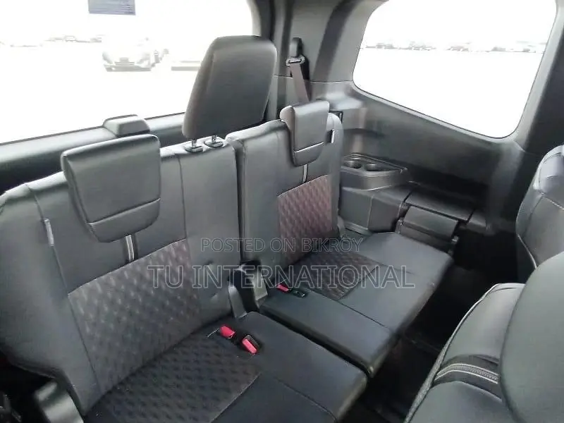 Toyota Noah NON HYBRID S-Z PKG 2022