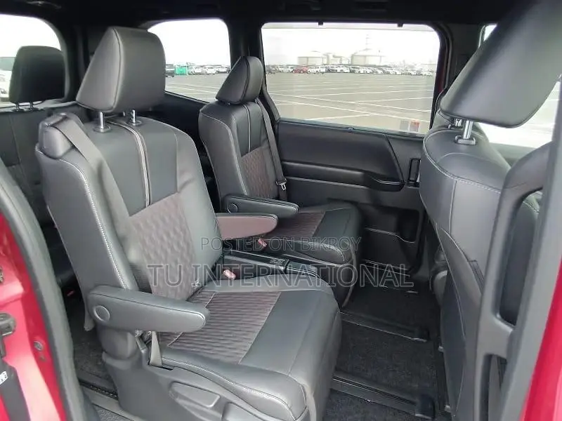 Toyota Noah NON HYBRID S-Z PKG 2022