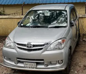 টয়োটা আভানজা ২০০৯ সিলভার