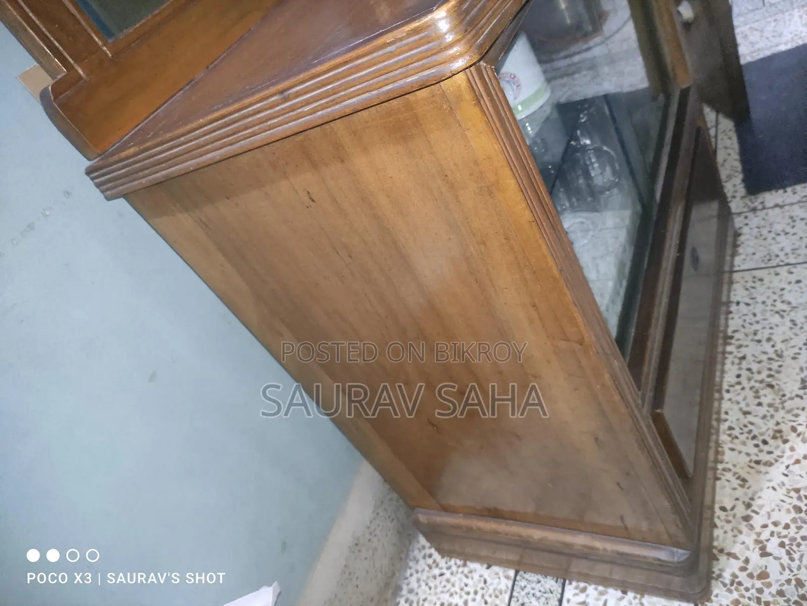ড্রেসিং টেবিল