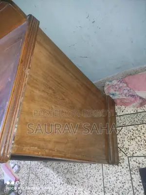 ড্রেসিং টেবিল