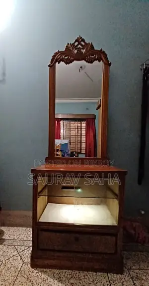 ড্রেসিং টেবিল