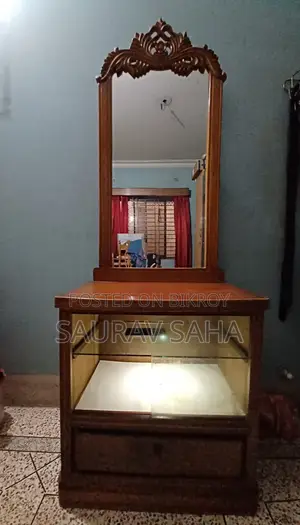 ড্রেসিং টেবিল
