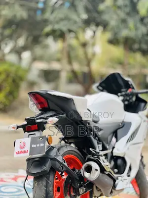 Yamaha R15 Sport 2024