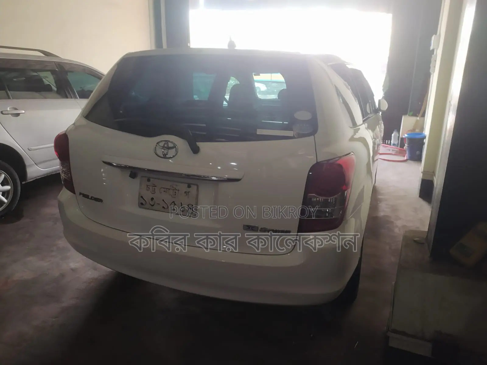 Toyota Fielder white 2010