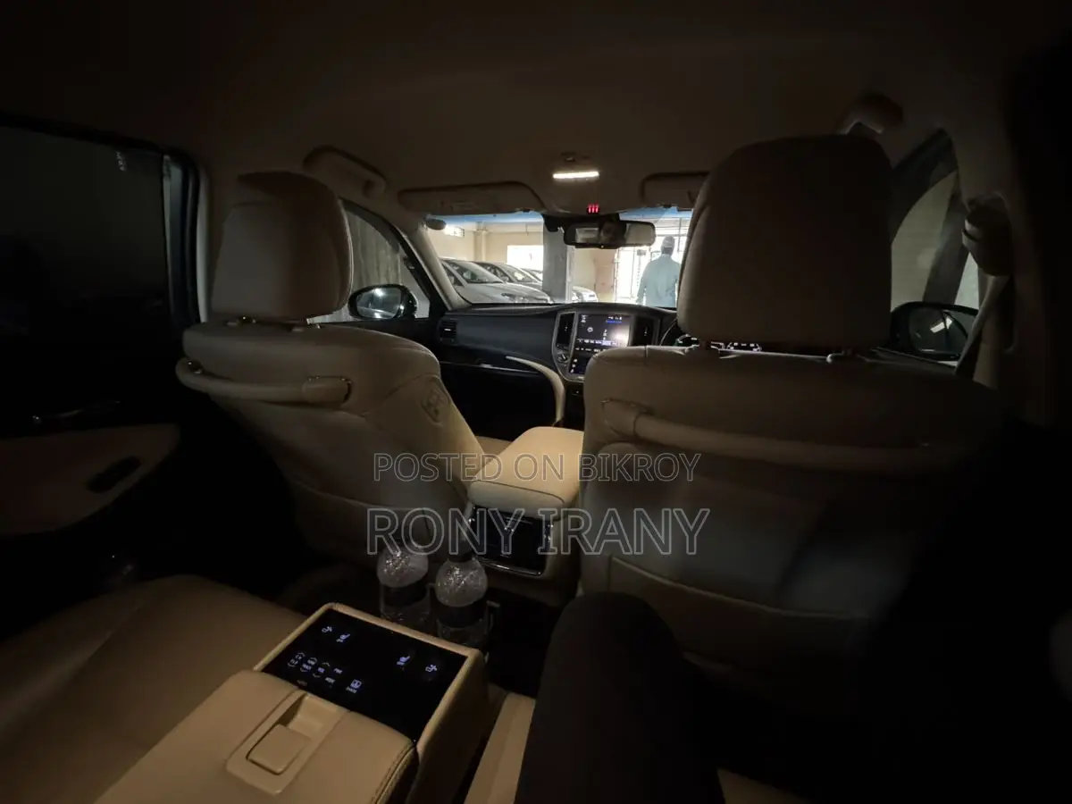 Toyota Crown 2016 Black