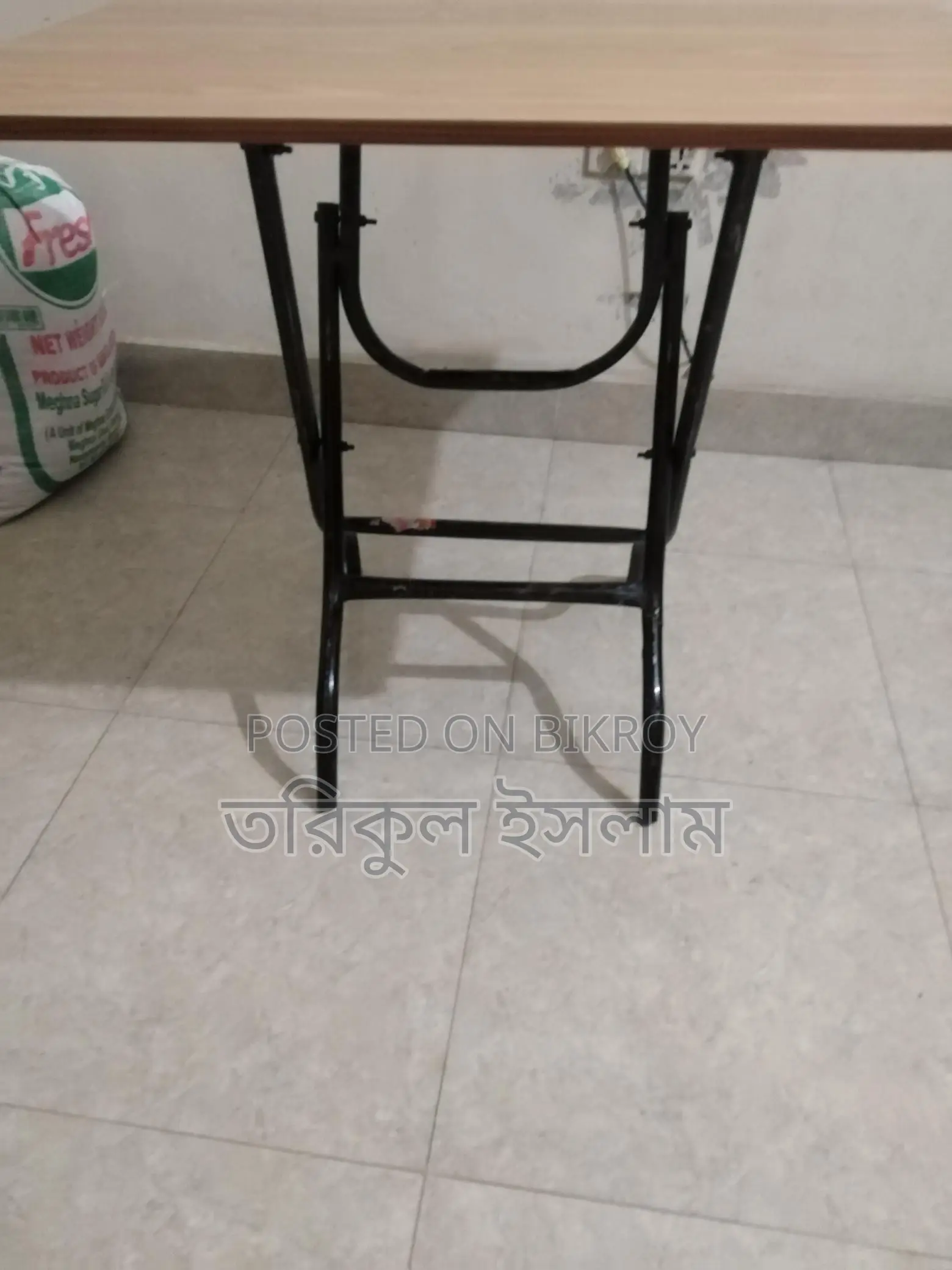 Medium-sized Partex table with iron frame