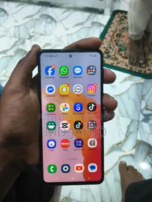 Samsung Galaxy A52 . (Used)