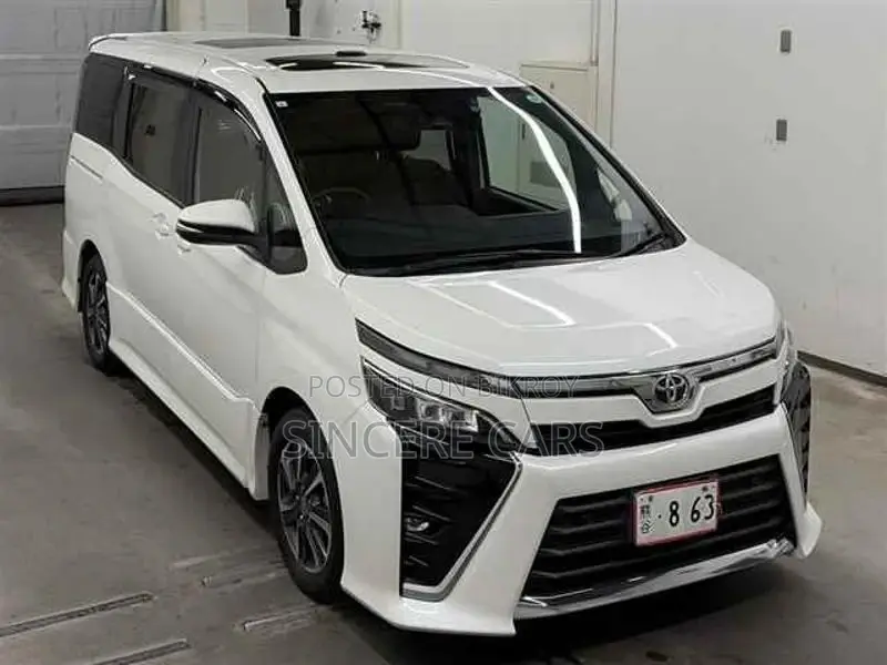 Toyota Voxy ZS NON HYB SUNROOF 2021