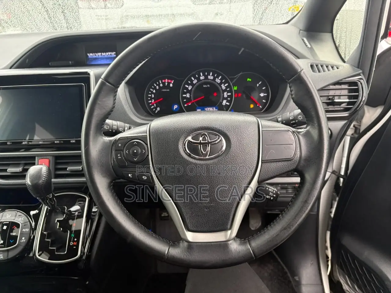 Toyota Voxy ZS NON HYB SUNROOF 2021