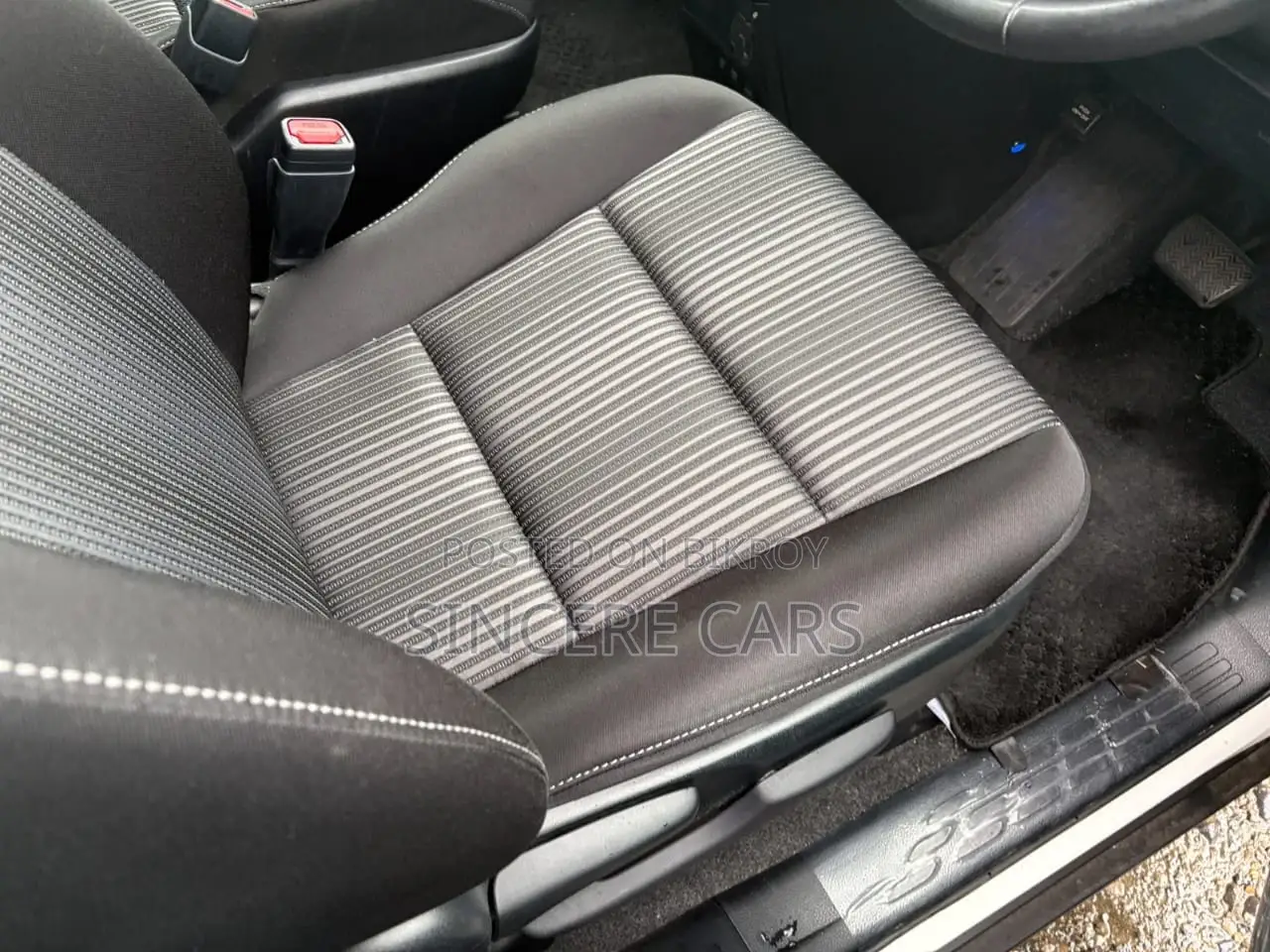 Toyota Voxy ZS NON HYB SUNROOF 2021