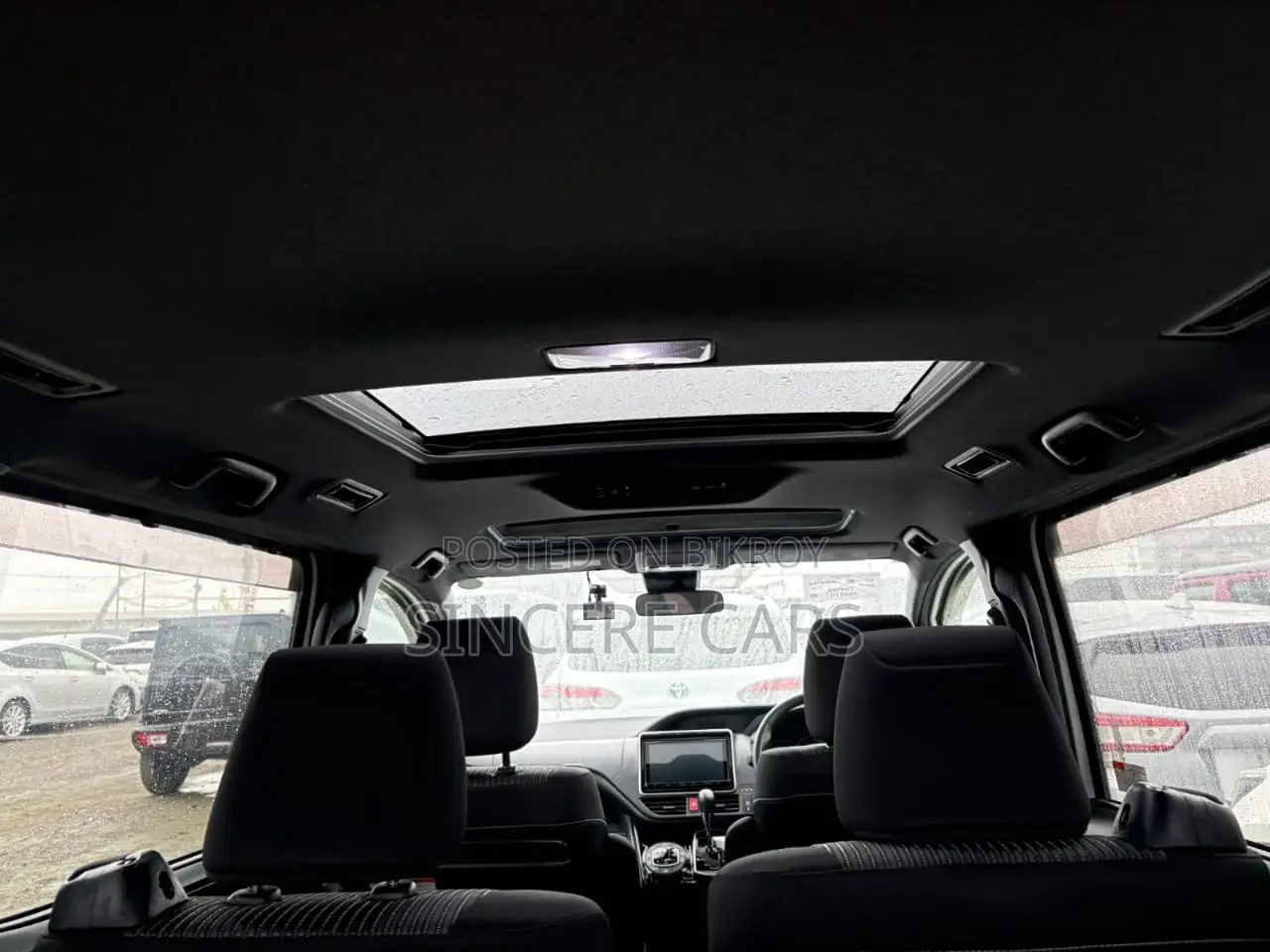 Toyota Voxy ZS NON HYB SUNROOF 2021
