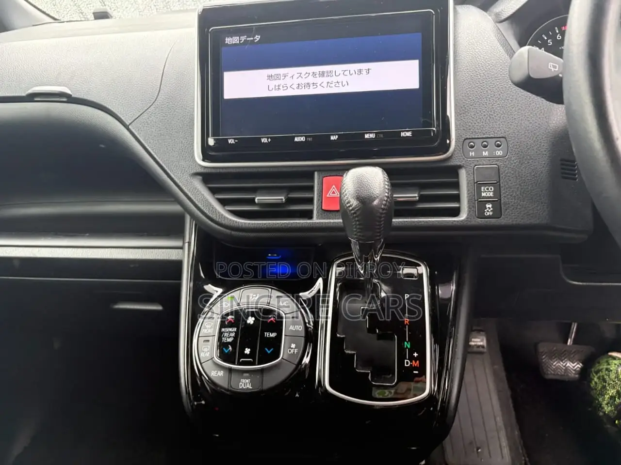 Toyota Voxy ZS NON HYB SUNROOF 2021