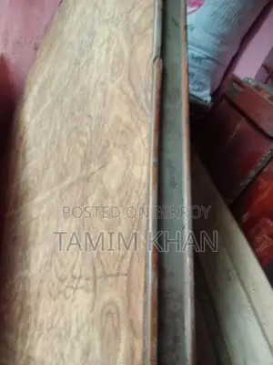 ডাইনিং টেবিল