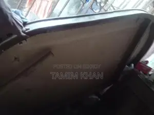 ডাইনিং টেবিল