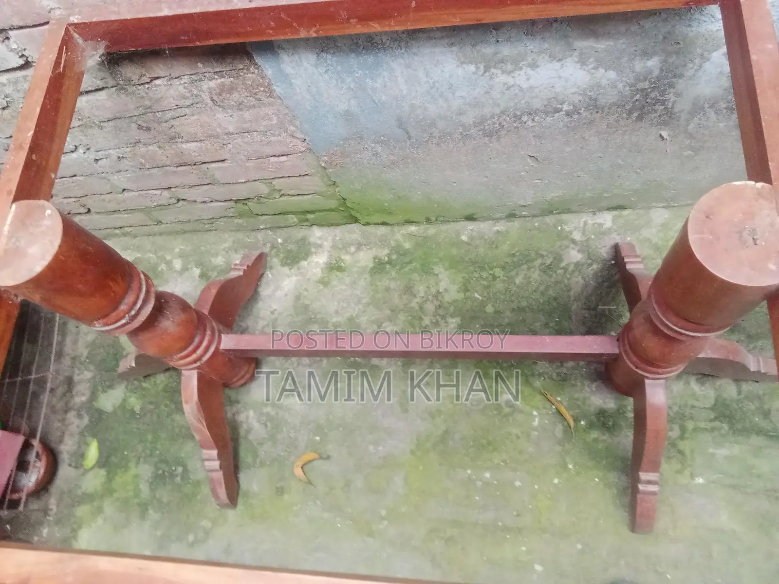 ডাইনিং টেবিল