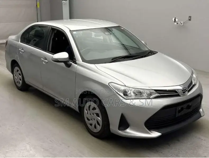 Toyota Axio Non Hybrid EX Silver 2021