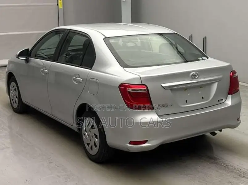 Toyota Axio Non Hybrid EX Silver 2021